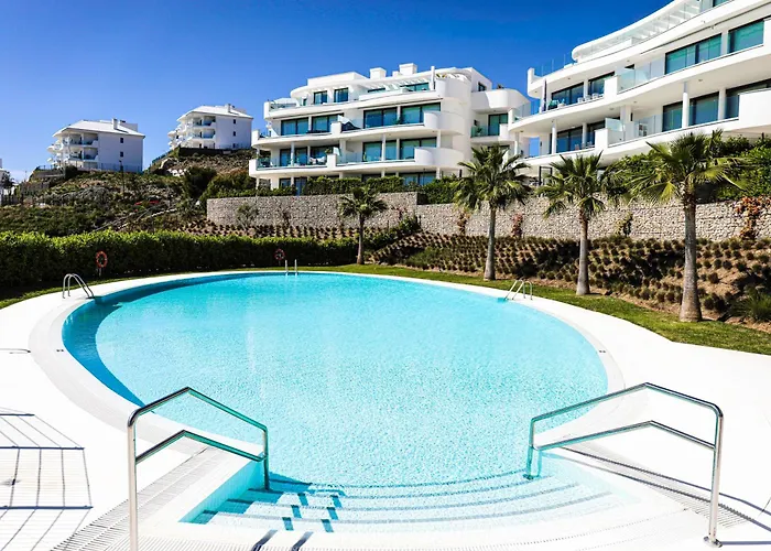 Beautiful With Private Pool In Higueron West *