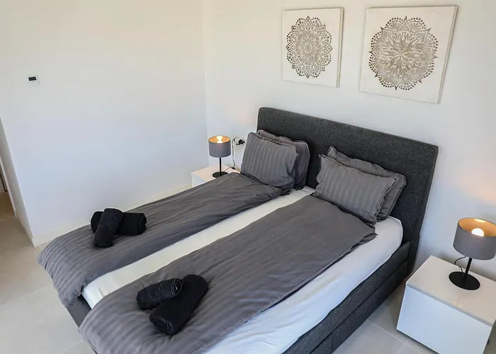 Beautiful With Private Pool In Higueron West *