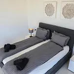 Beautiful With Private Pool In Higueron West *