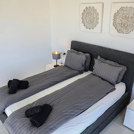 Beautiful With Private Pool In Higueron West *