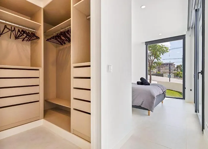 Beautiful With Private Pool In Higueron West *