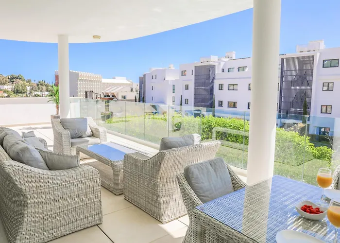 アパート Beautiful With Private Pool In Higueron West