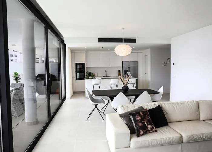 Beautiful With Private Pool In Higueron West アパート フエンヒロラ