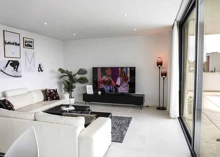 Appartamento Beautiful With Private Pool In Higueron West *